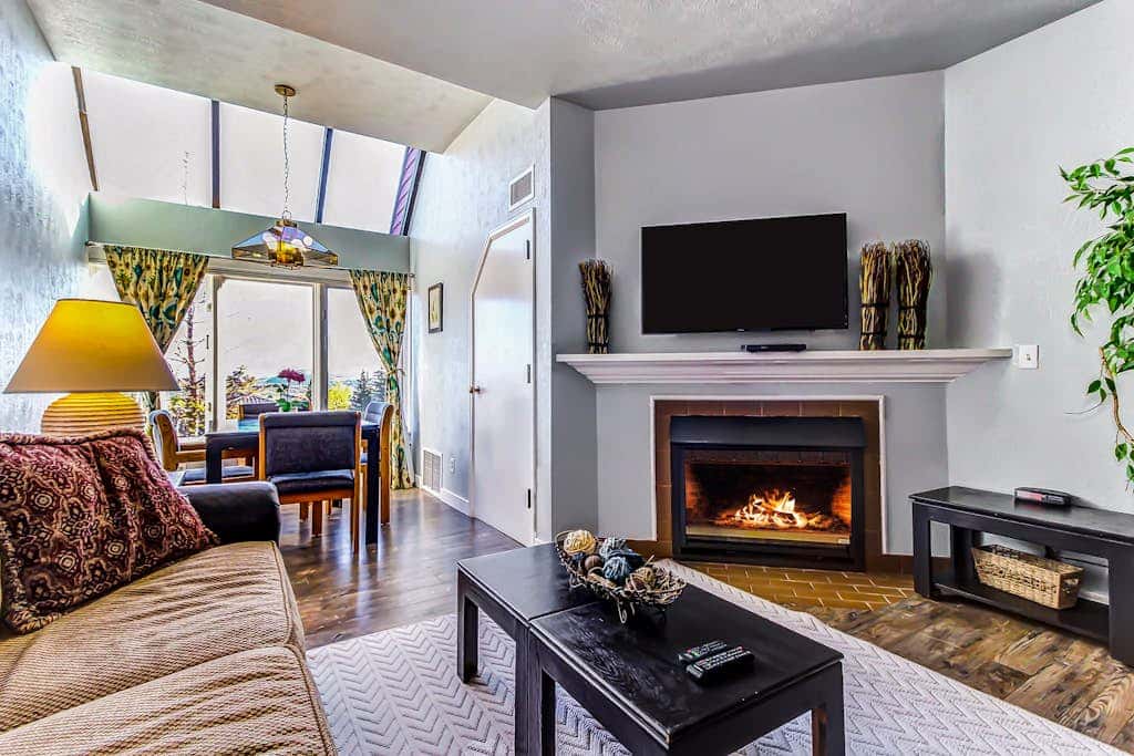 Cozy studio in the village with WiFi & easy slope access