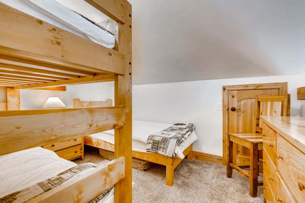 Canyons condo w/ two added lofts plus access to shared pools, hot tub, tennis