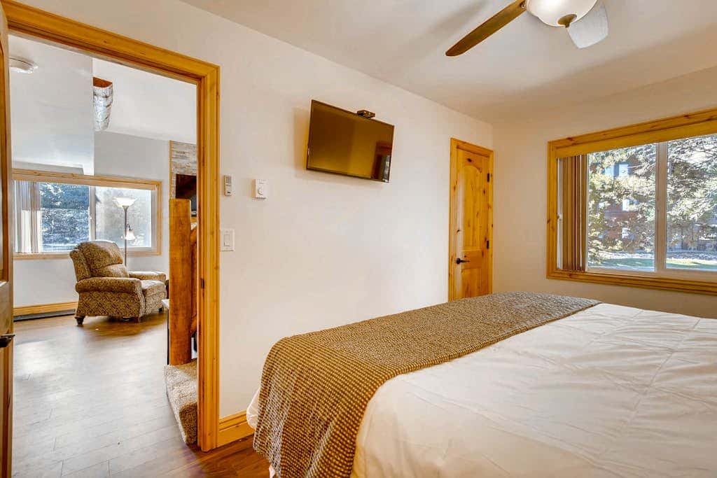 Canyons condo w/ two added lofts plus access to shared pools, hot tub, tennis
