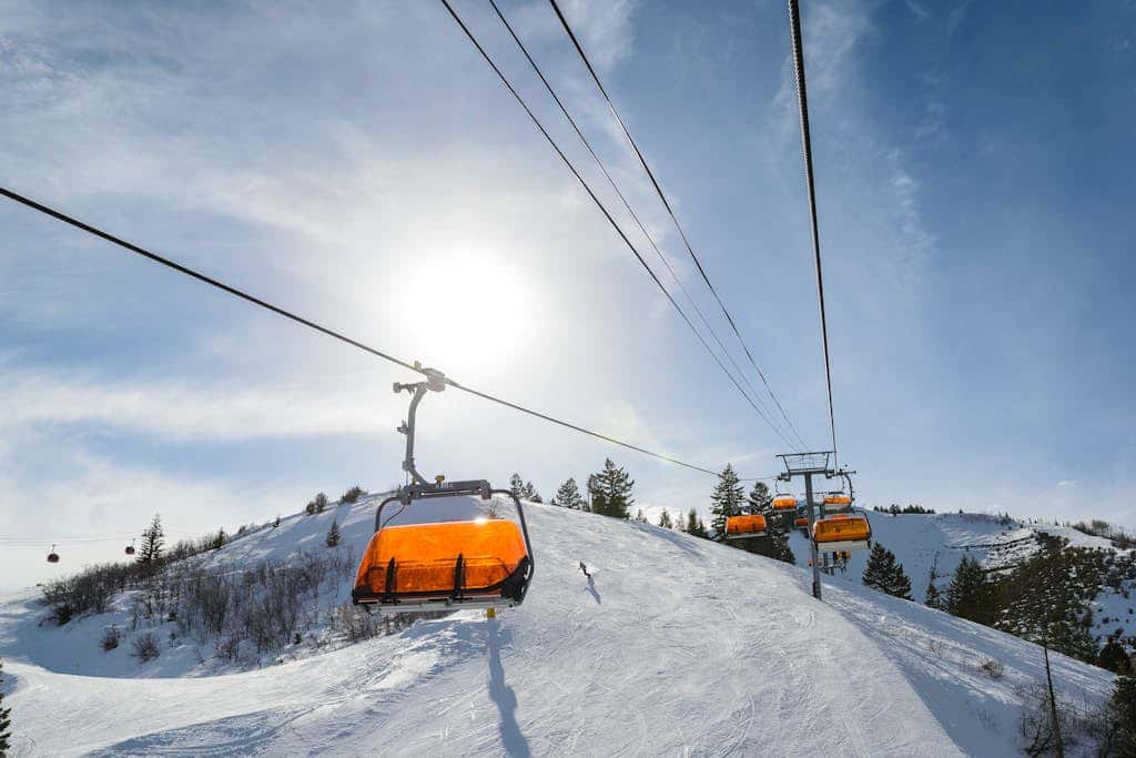 Chic ski condo 5 min walk to first-time chair lift with shared pool