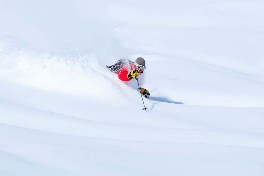 Chic ski condo 5 min walk to first-time chair lift with shared pool