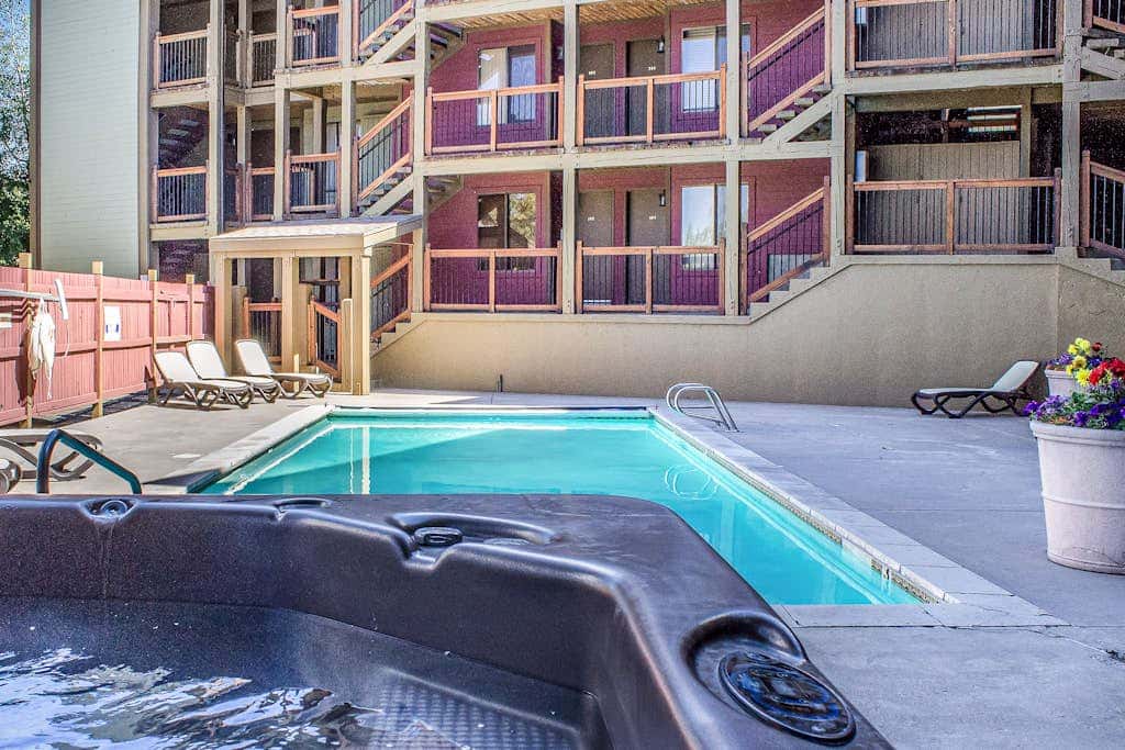Mountain Condo with  Shared Hot Tub & Pool, High-Speed WiFi, & Private washer & dryer