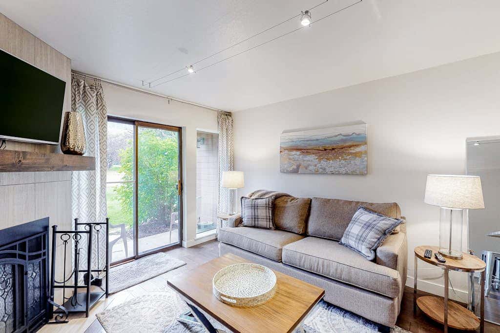Mountain Condo with  Shared Hot Tub & Pool, High-Speed WiFi, & Private washer & dryer