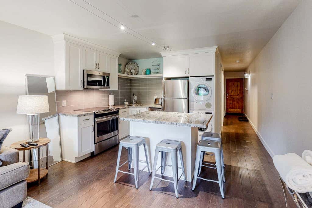 Mountain Condo with  Shared Hot Tub & Pool, High-Speed WiFi, & Private washer & dryer