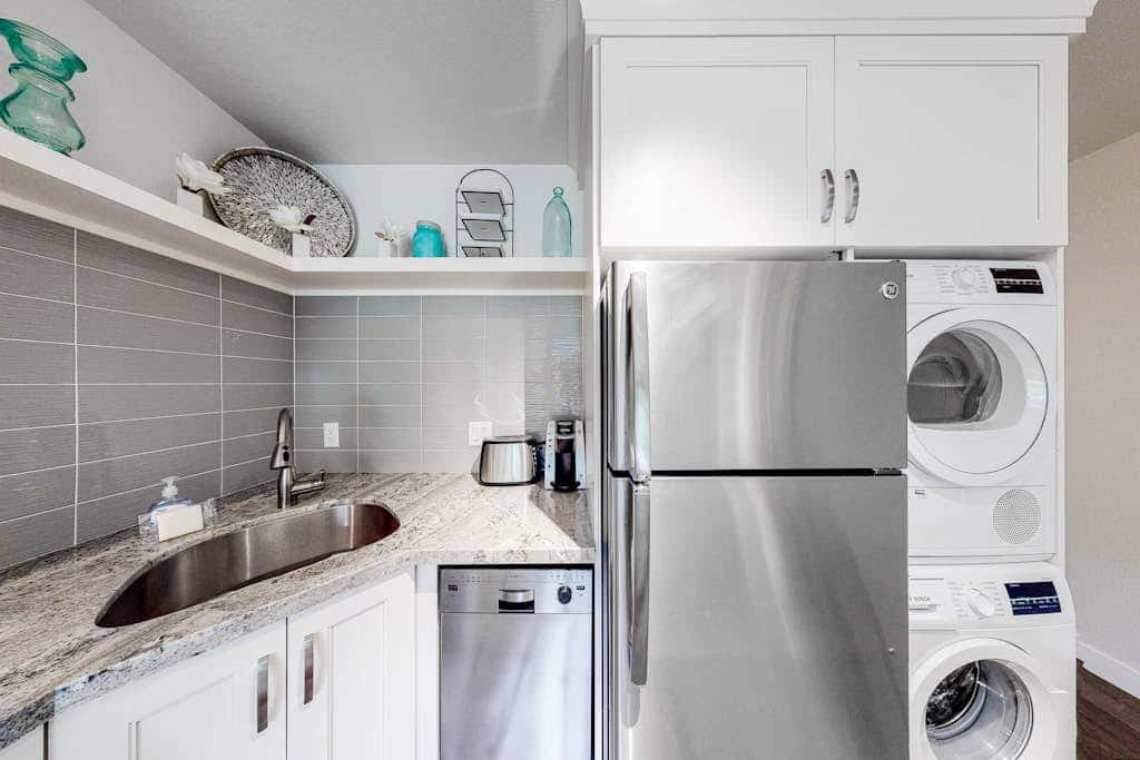 Mountain Condo with  Shared Hot Tub & Pool, High-Speed WiFi, & Private washer & dryer