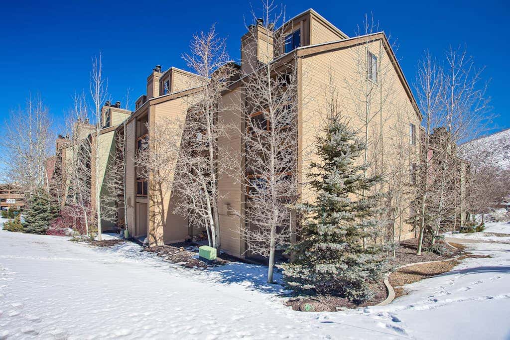 Mountain Condo with  Shared Hot Tub & Pool, High-Speed WiFi, & Private washer & dryer