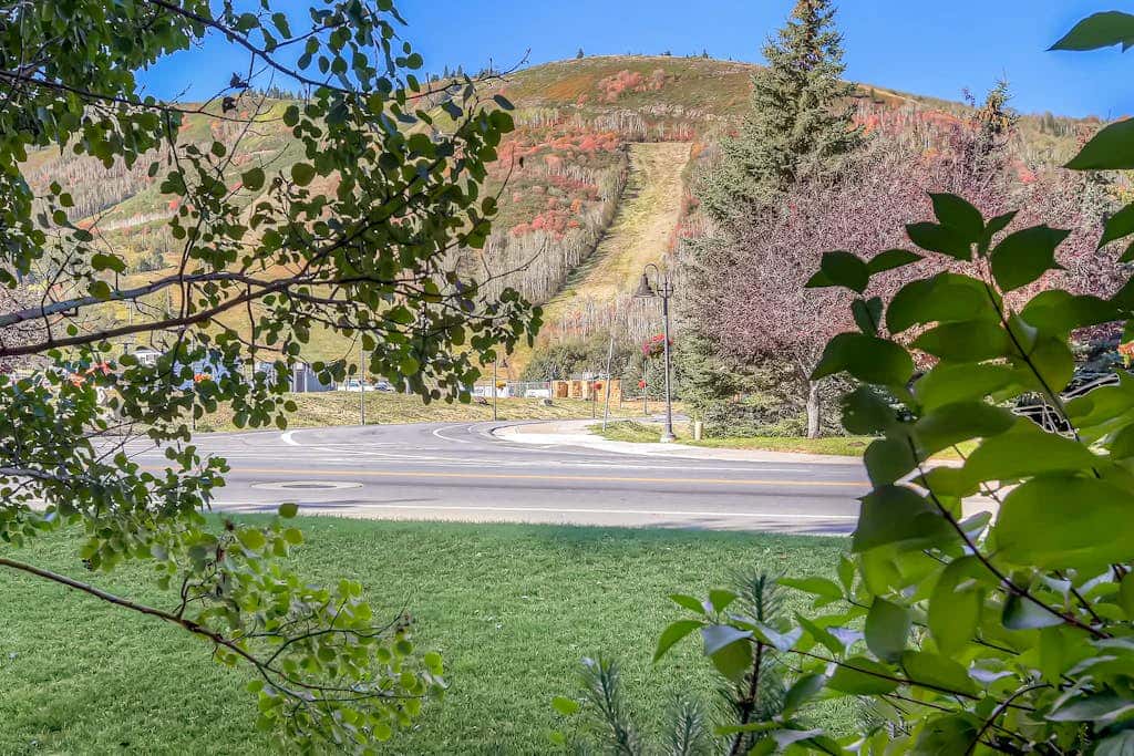 Mountain Condo with  Shared Hot Tub & Pool, High-Speed WiFi, & Private washer & dryer