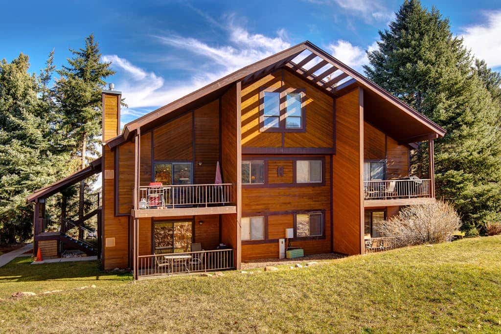 Cozy Family-Friendly Condo With two lofts, Shared Pool & Hot Tub