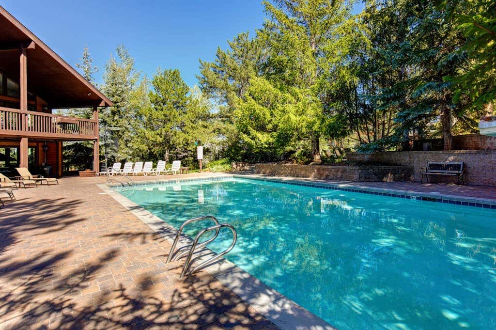 Cozy Family-Friendly Condo With two lofts, Shared Pool & Hot Tub