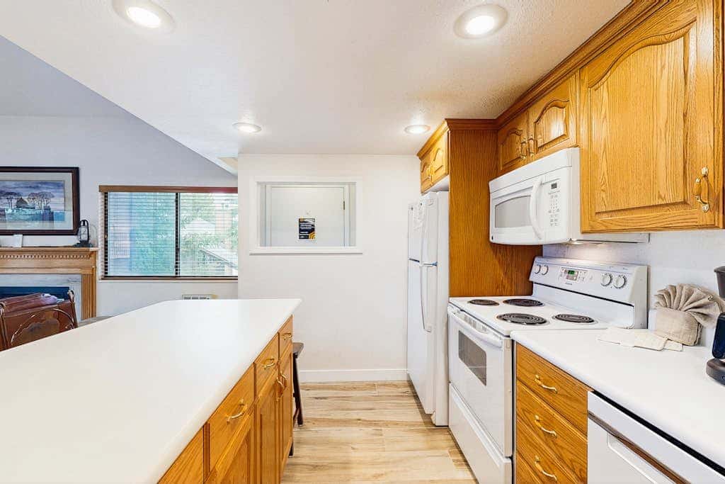 Cozy Family-Friendly Condo With two lofts, Shared Pool & Hot Tub
