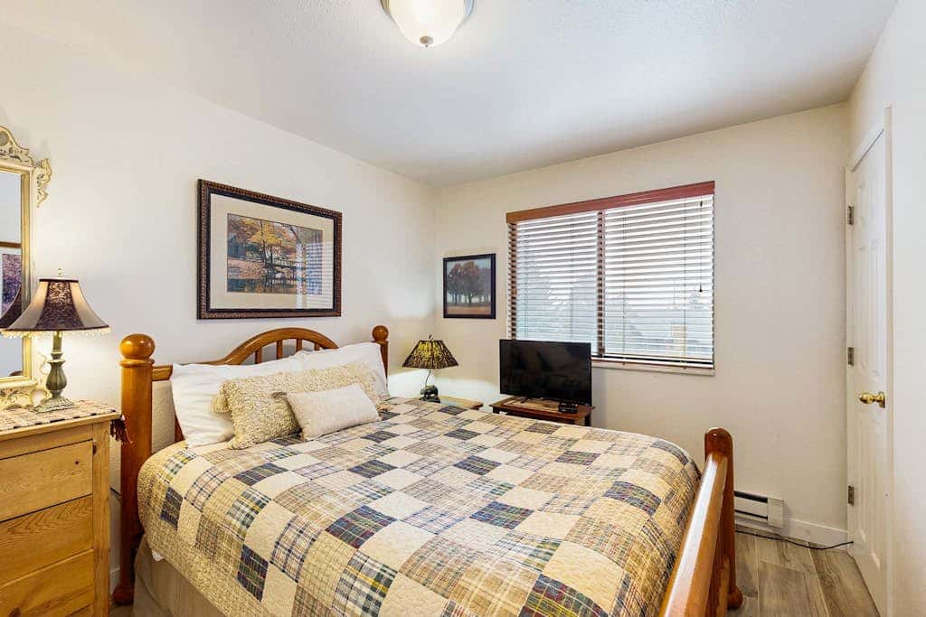 Cozy Family-Friendly Condo With two lofts, Shared Pool & Hot Tub