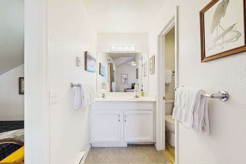 Cozy Family-Friendly Condo With two lofts, Shared Pool & Hot Tub