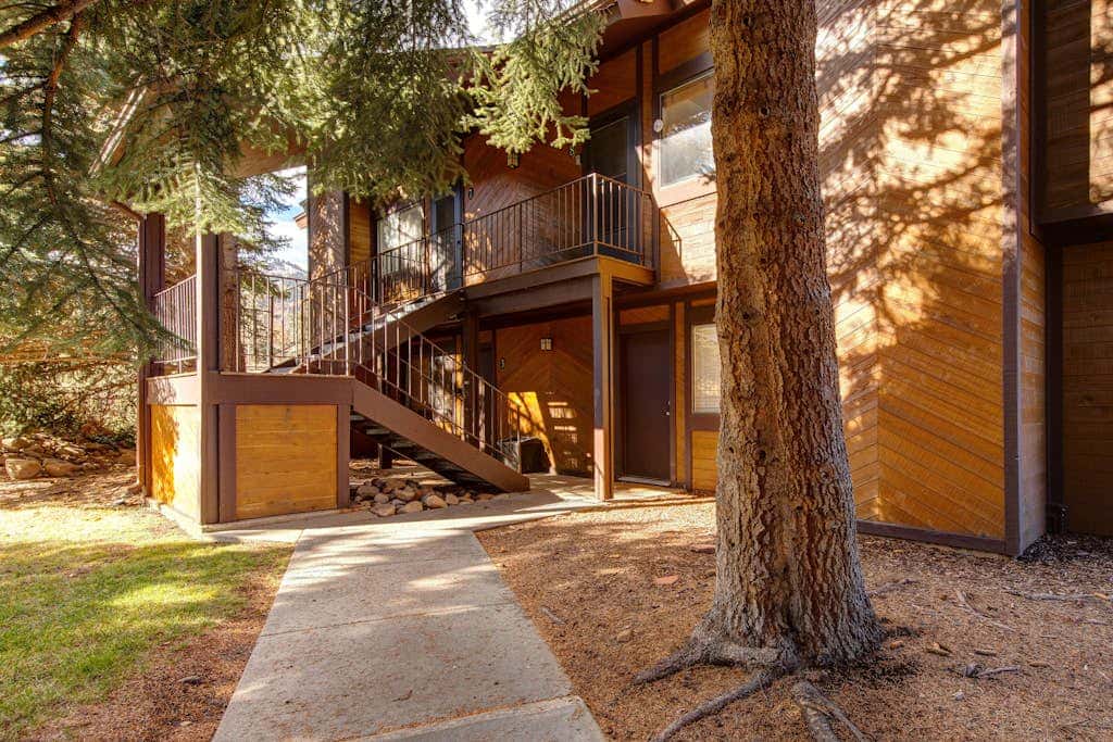 Cozy Family-Friendly Condo With two lofts, Shared Pool & Hot Tub
