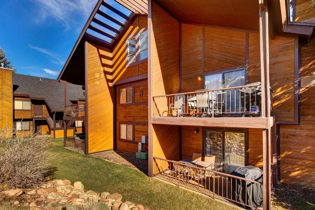 Cozy Family-Friendly Condo With two lofts, Shared Pool & Hot Tub