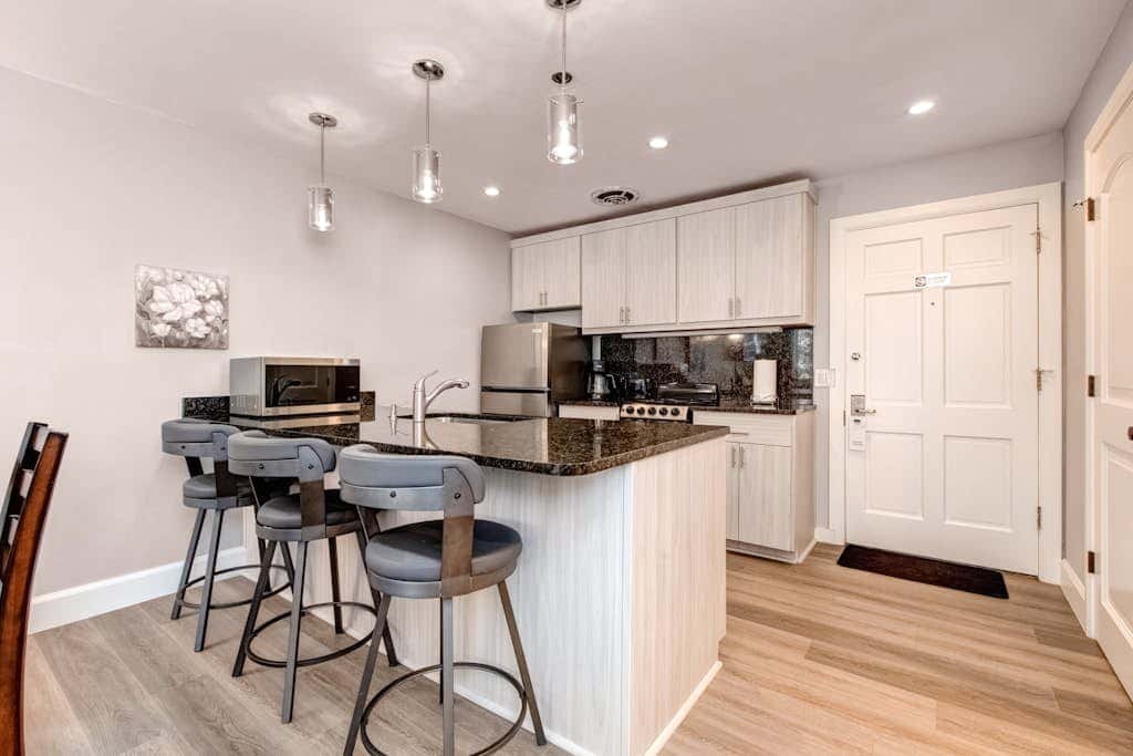 Main Street condo with AC, balcony, on-site dining, hot tub, & firepit
