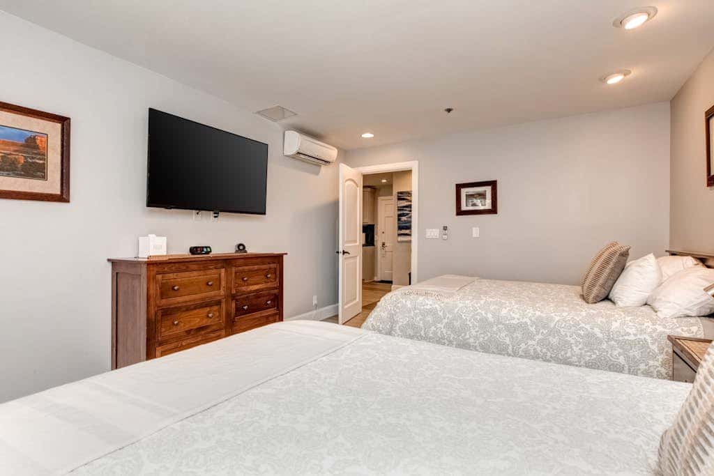 Main Street condo with AC, balcony, on-site dining, hot tub, & firepit