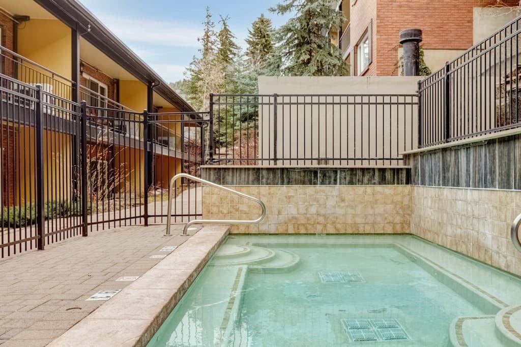 Main Street condo with AC, balcony, on-site dining, hot tub, & firepit