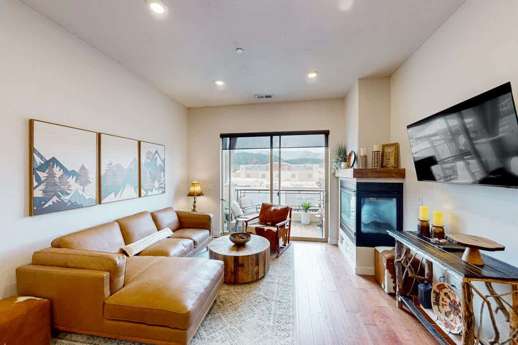 Inviting condo in Newpark Town Center with hot tub and great balcony views