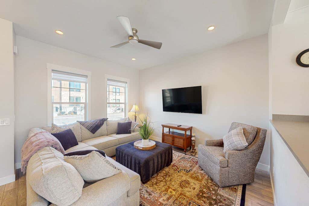 Cozy Townhouse with Playground & Dog-Friendly