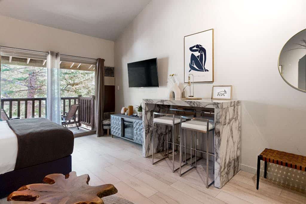 Quaint Prospector Lodge Studio #729