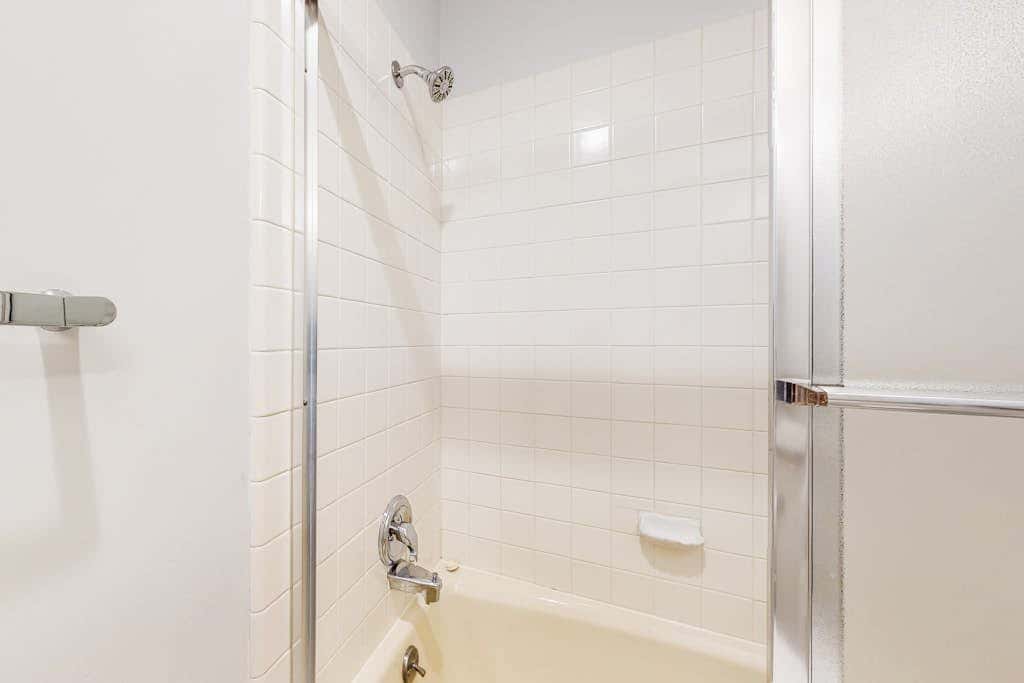 Ski view condo steps to Park City lifts with fireplace, pool, hot tubs, ice rink