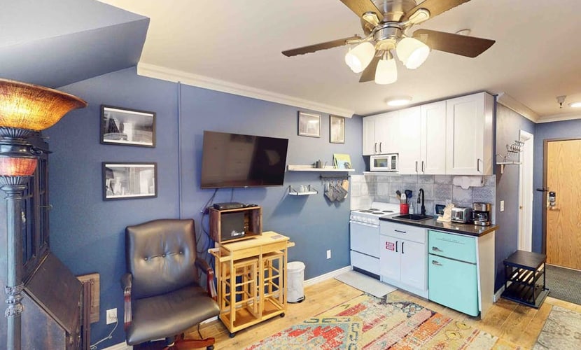 Carriage House #407