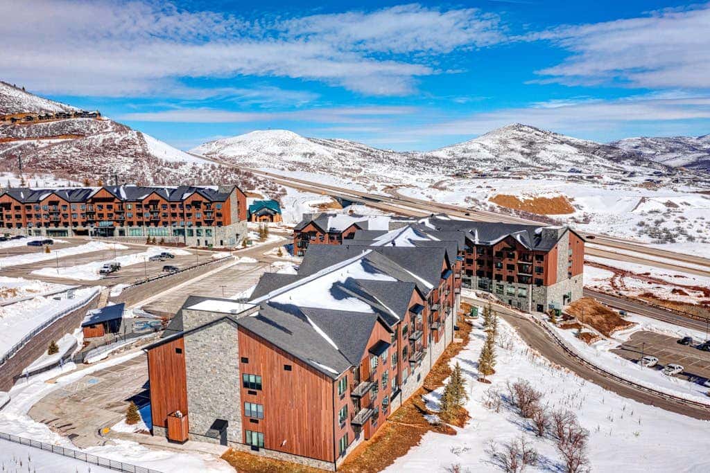 Cozy Studio with gym & hot tub - Walk to Deer Valley Gondola