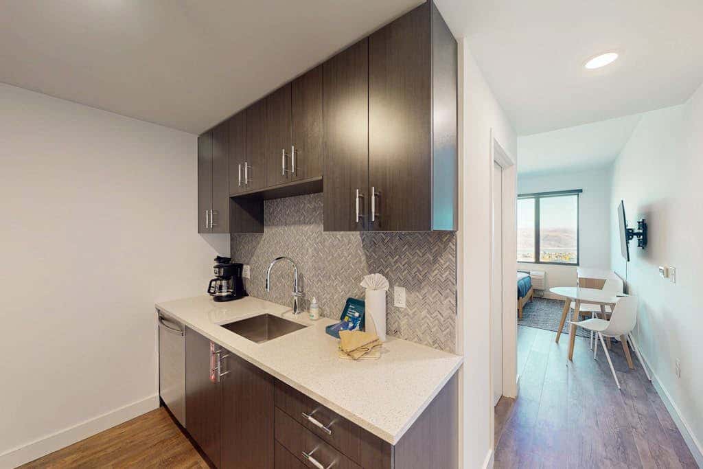 Cozy Studio with gym & hot tub - Walk to Deer Valley Gondola