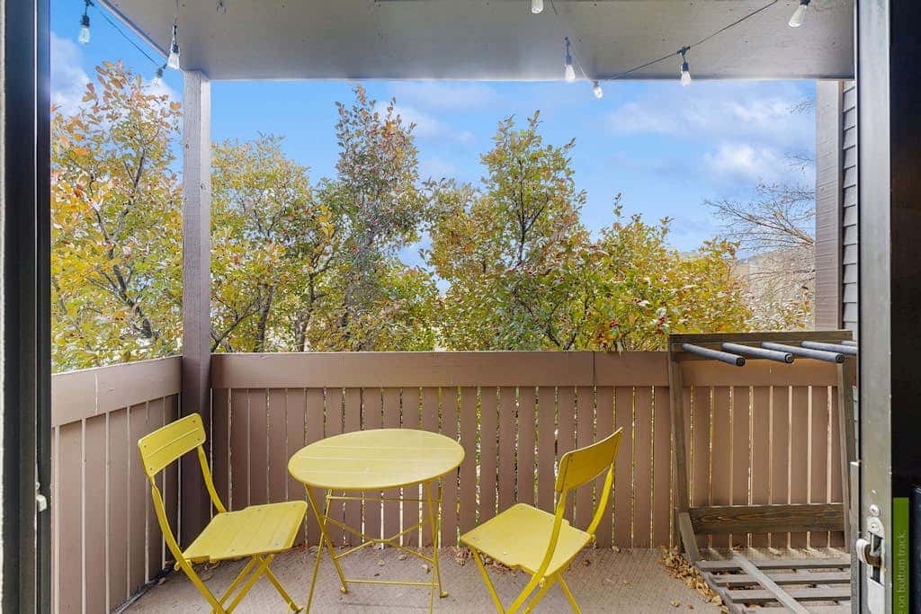 Updated Condo minutes from slopes w/pool & hot tub - dog friendly