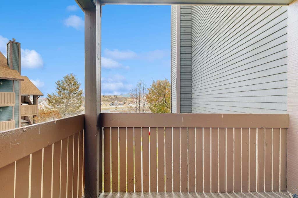 Updated Condo minutes from slopes w/pool & hot tub - dog friendly