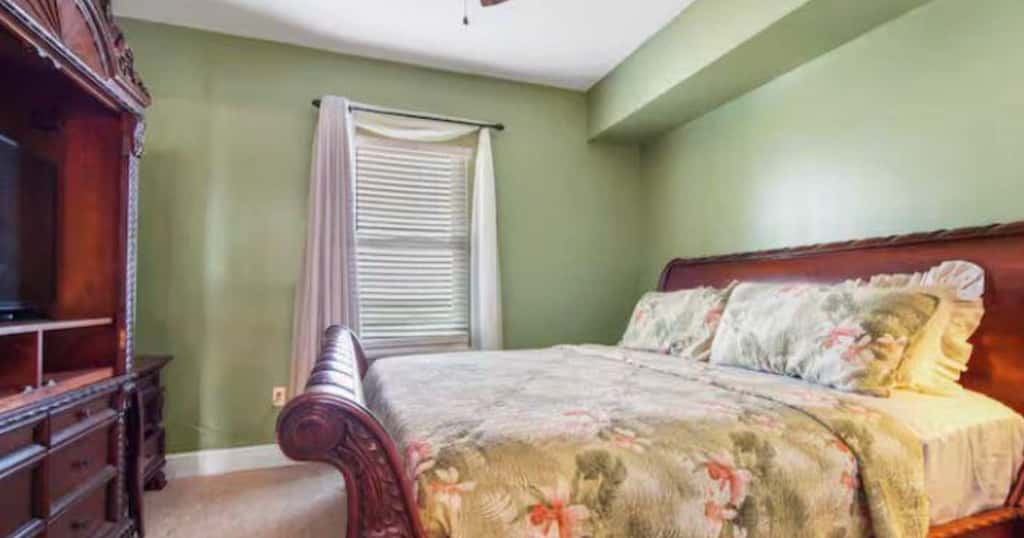 Spacious gulf front condo near beaches and shopping