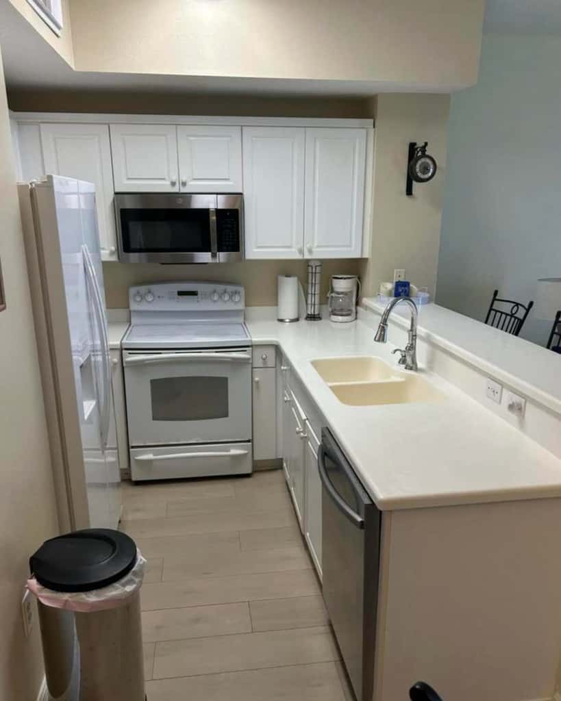 Spacious gulf front condo near beaches and shopping