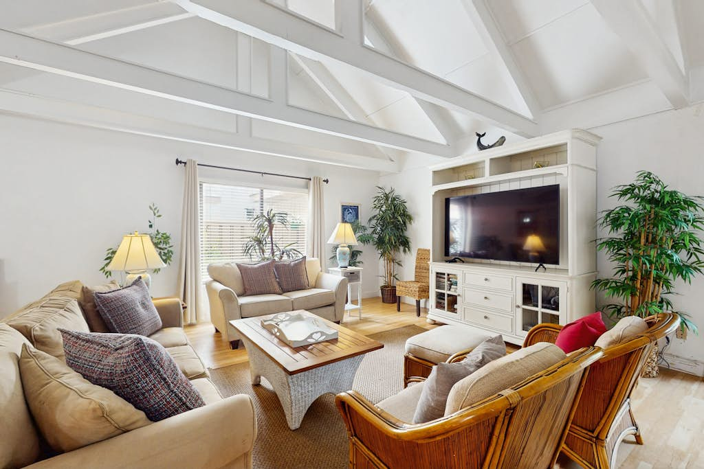 Beautiful Palmetto Dunes Villa- Lagoon Views,  Complex Pool