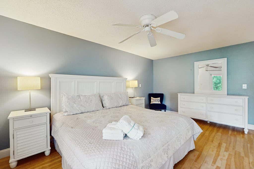 Beautiful Palmetto Dunes Villa- Lagoon Views,  Complex Pool
