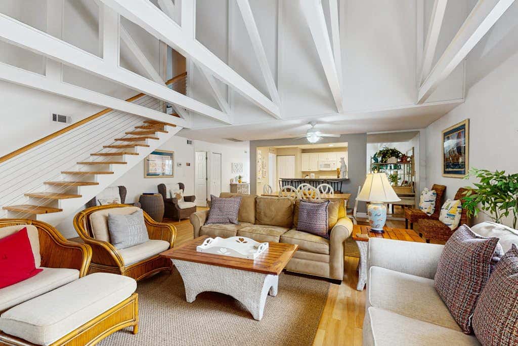 Beautiful Palmetto Dunes Villa- Lagoon Views,  Complex Pool