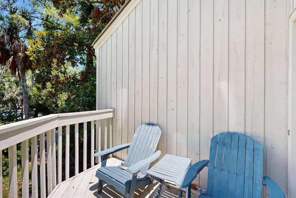 Home with patio, golf views, close to beach and restaurants