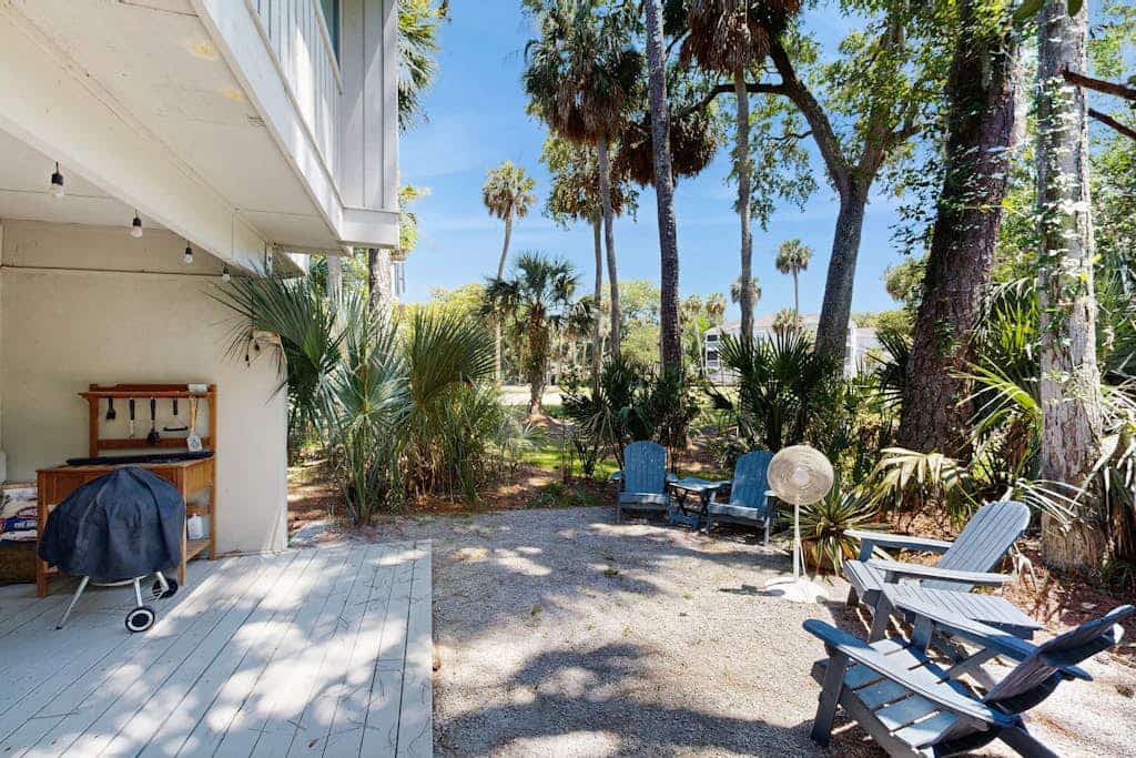 Home with patio, golf views, close to beach and restaurants