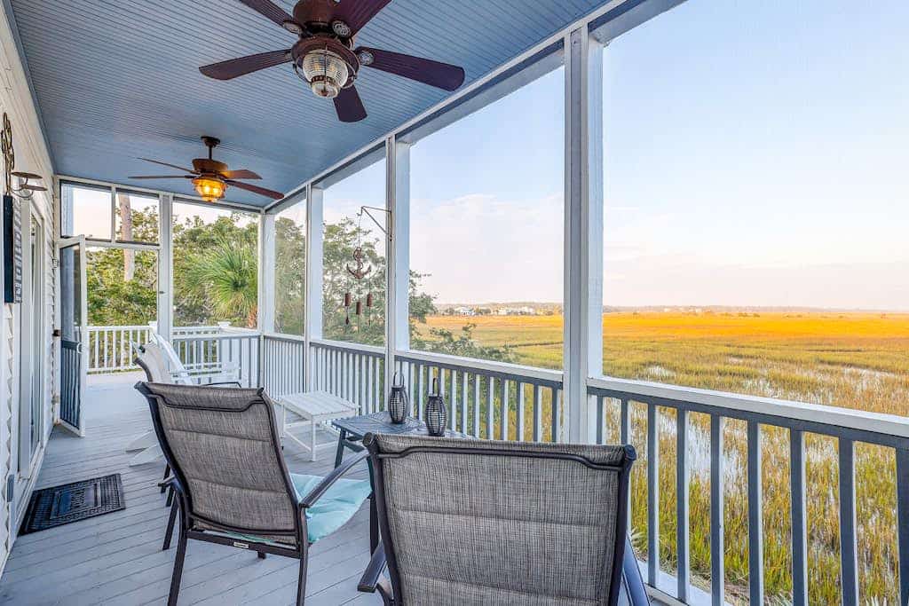 Lovely house 3 blocks to beach w/great salt marsh views, decks, screened porch