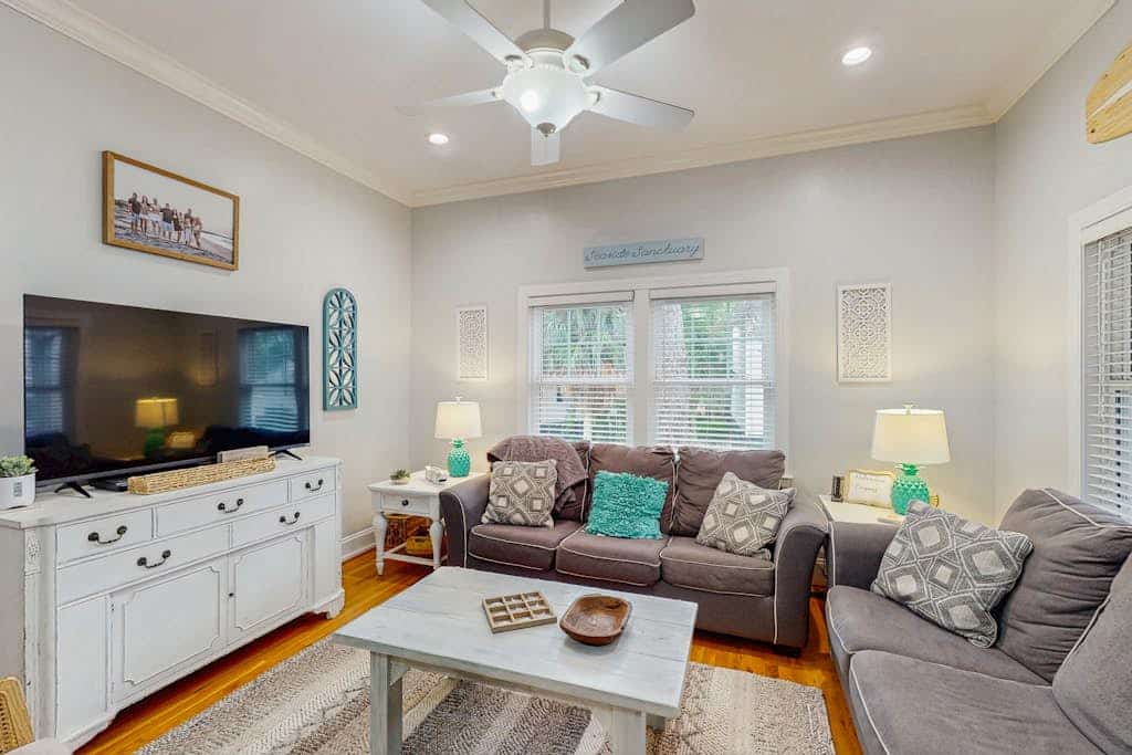 Family-friendly home on Edisto Beach close to beach and golf