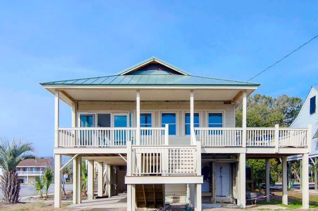 Bright, Modern Home 1 Block From Beach w/ AC, WiFi, W/D, Balcony