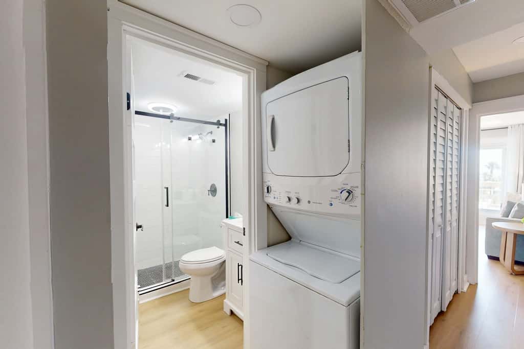 Beach-view condo in oceanfront complex with outdoor pool, beach access, balcony