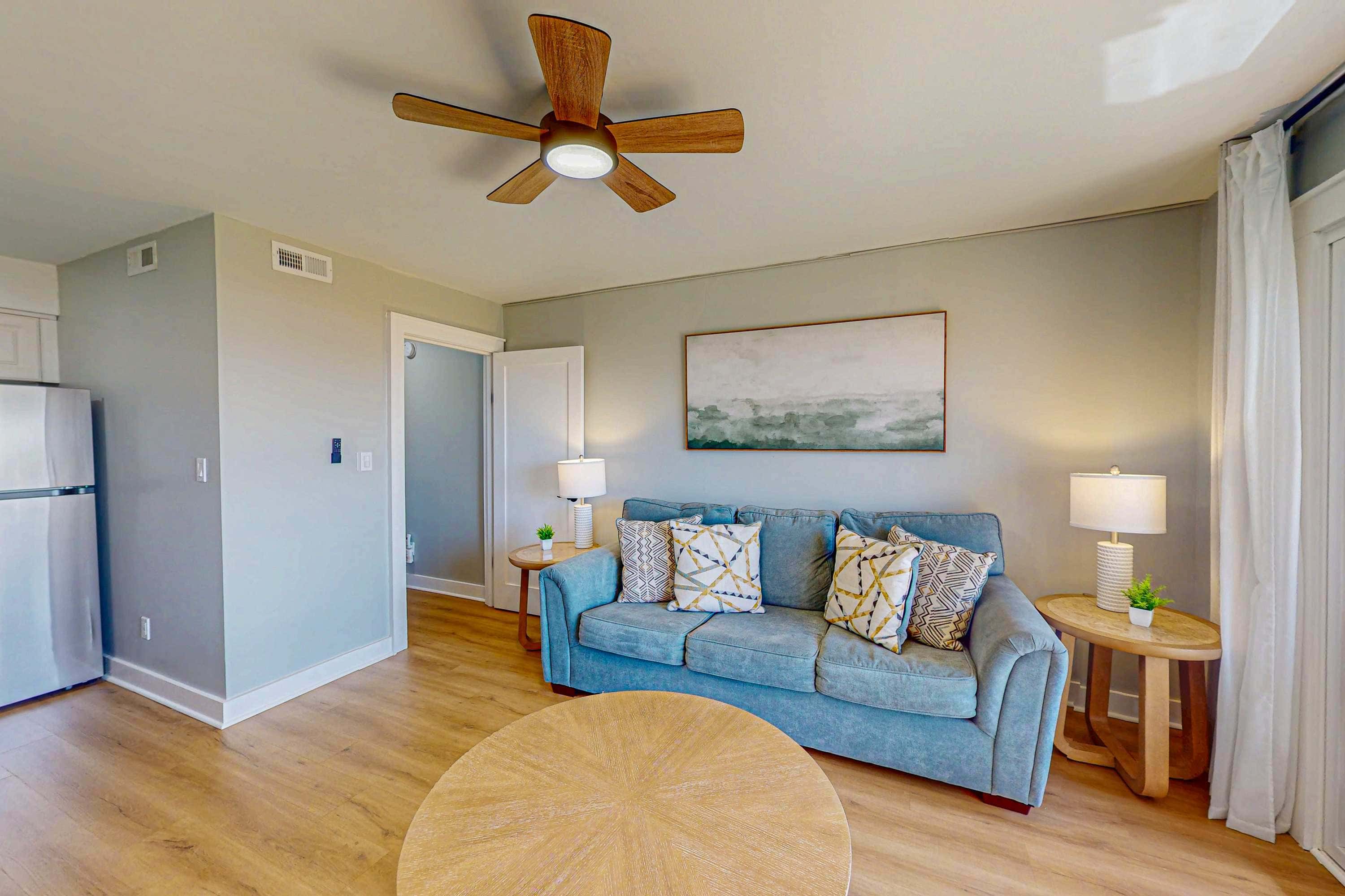 Condo with Coligny Beach views, outdoor pool, beach access, balcony, WD, & AC
