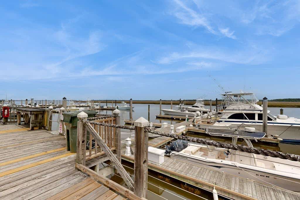 Comfortable Villa near the Beach w/ Balcony, WiFi, Washer/Dryer & Shared Pool