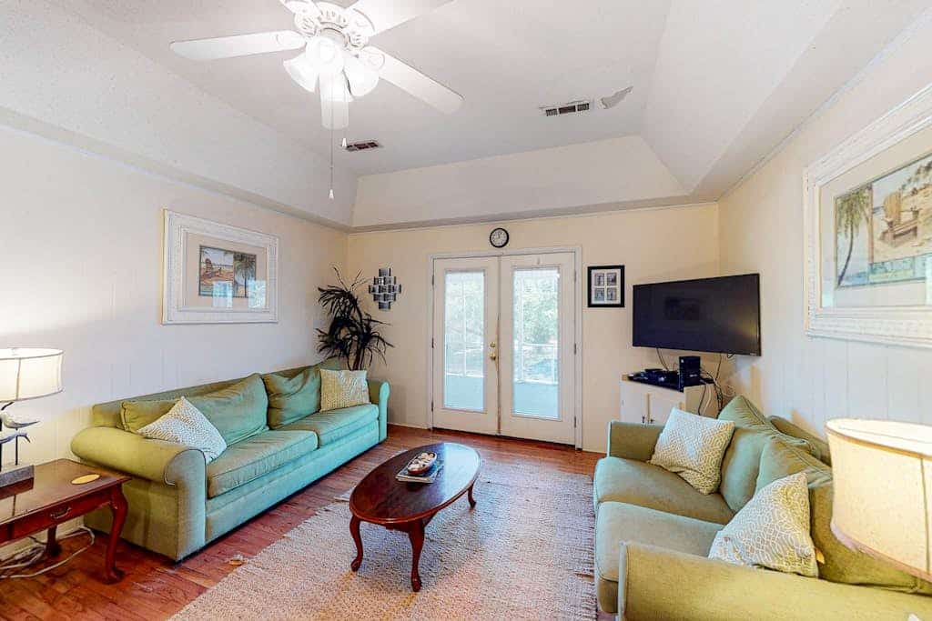 A Block and a Half to the Beach Dog-Friendly Home w/ Screened Porch & WiFi