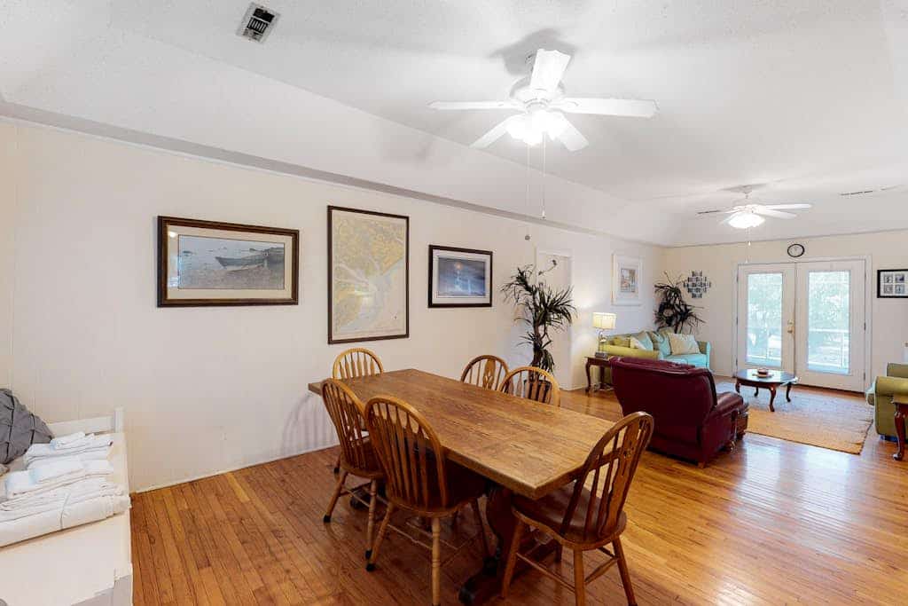 A Block and a Half to the Beach Dog-Friendly Home w/ Screened Porch & WiFi