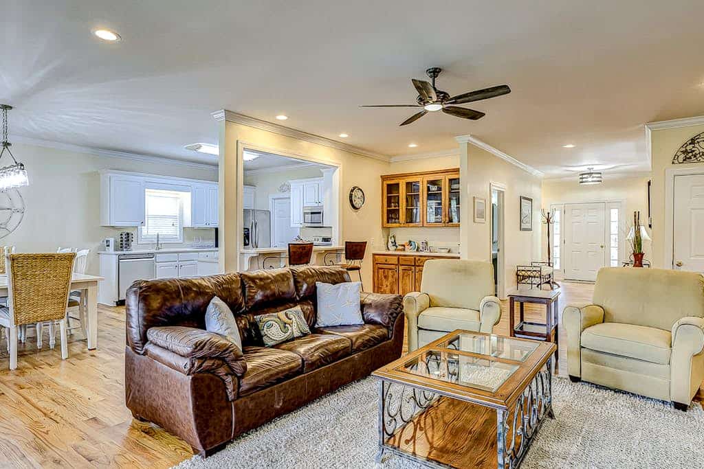 Beautiful home near the beach with beach access, central AC, & washer/dryer