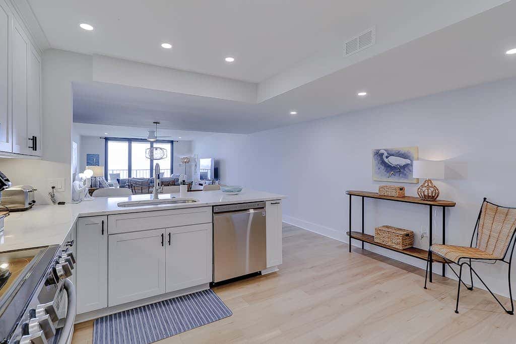 Beachfront escape with pools, hot tub, athletic courts, WD, and central AC
