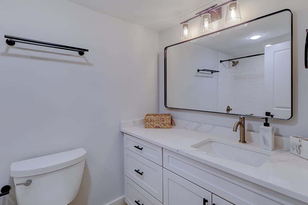 Beachfront escape with pools, hot tub, athletic courts, WD, and central AC