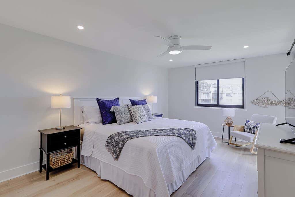 Beachfront escape with pools, hot tub, athletic courts, WD, and central AC
