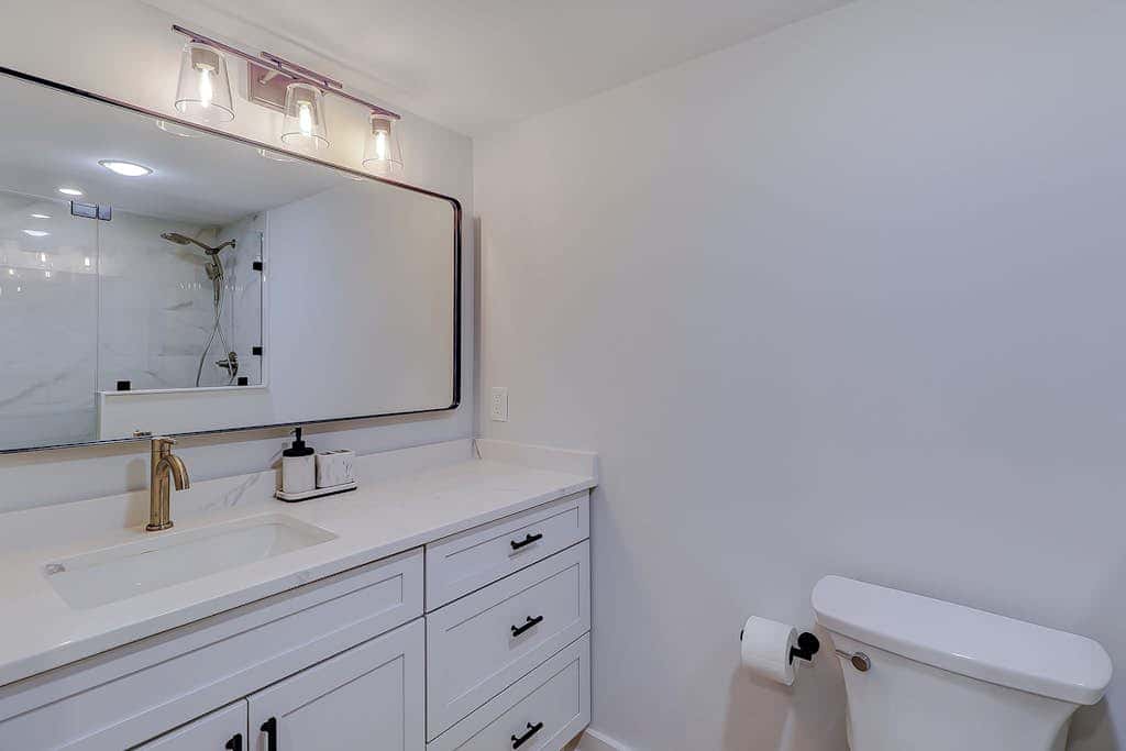 Beachfront escape with pools, hot tub, athletic courts, WD, and central AC